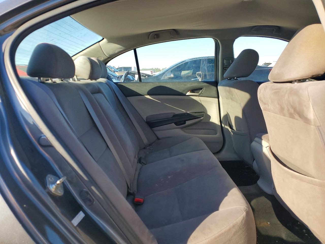 2011 HONDA ACCORD LX photo 19