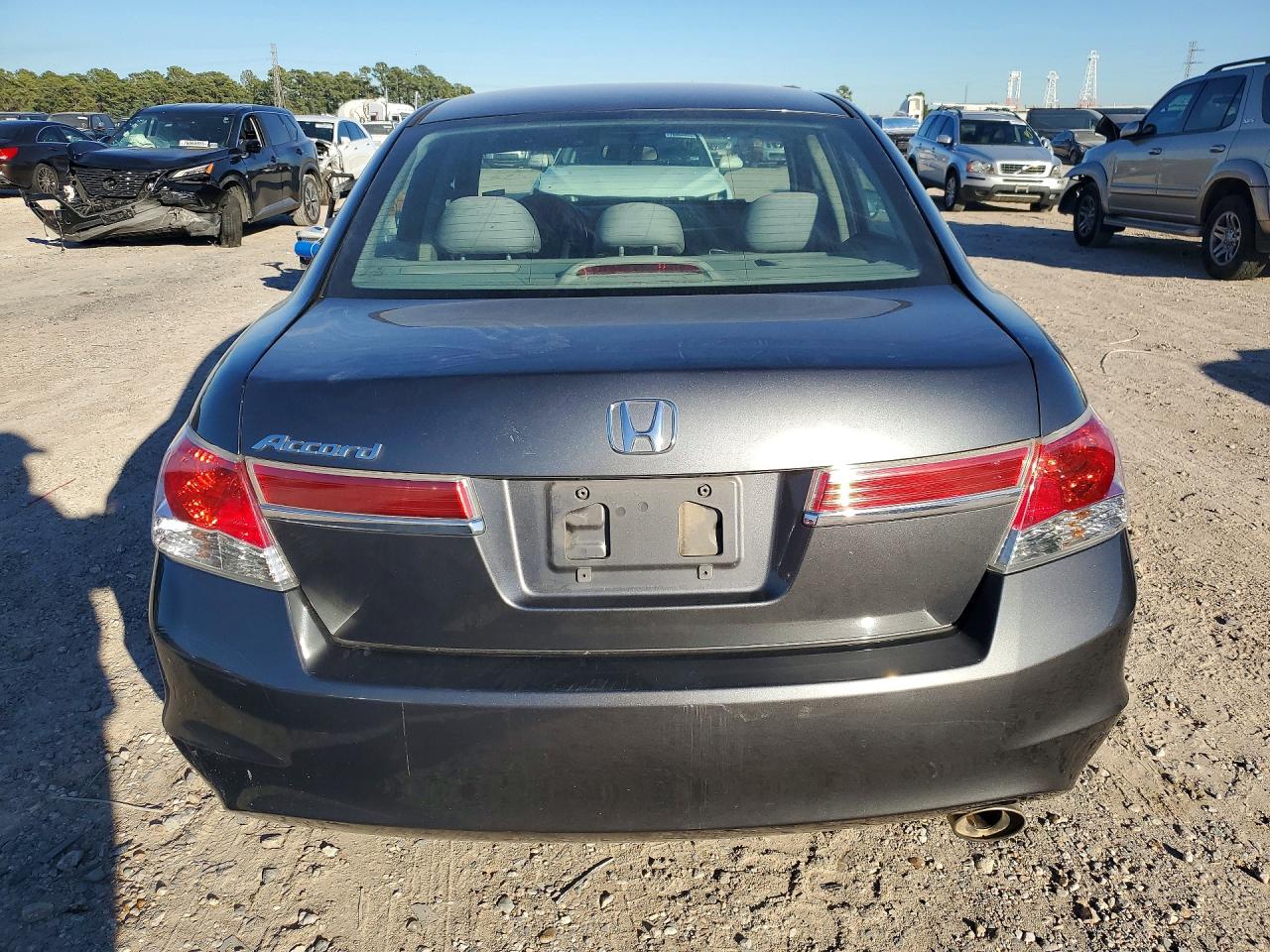 2011 HONDA ACCORD LX photo 11