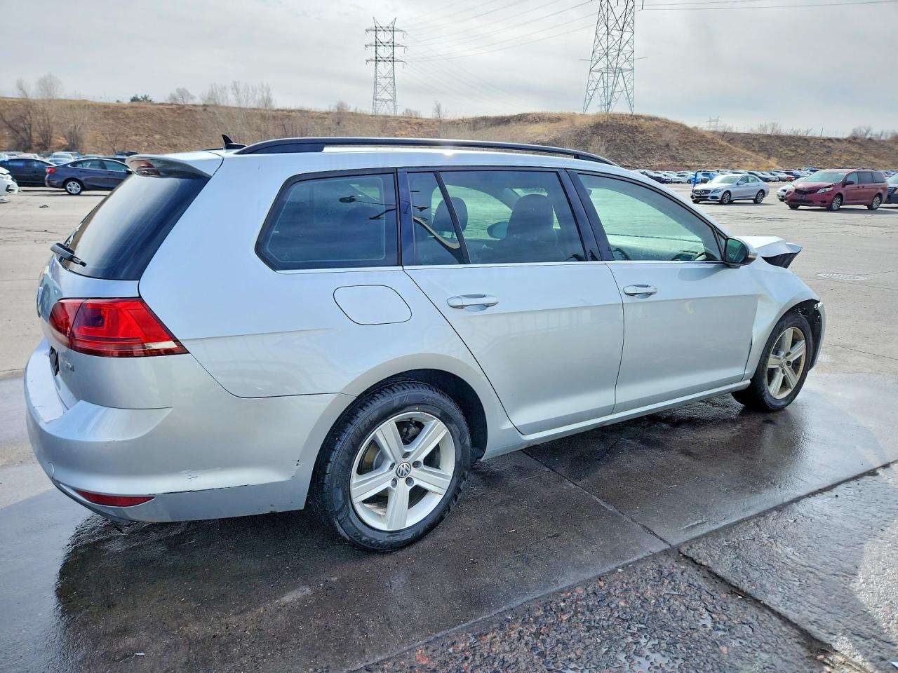 2015 VOLKSWAGEN GOLF SPORTWAGEN TDI S photo 5