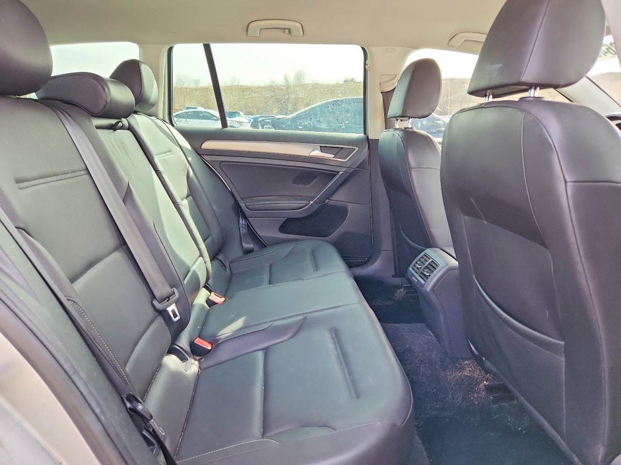 2015 VOLKSWAGEN GOLF SPORTWAGEN TDI S photo 21