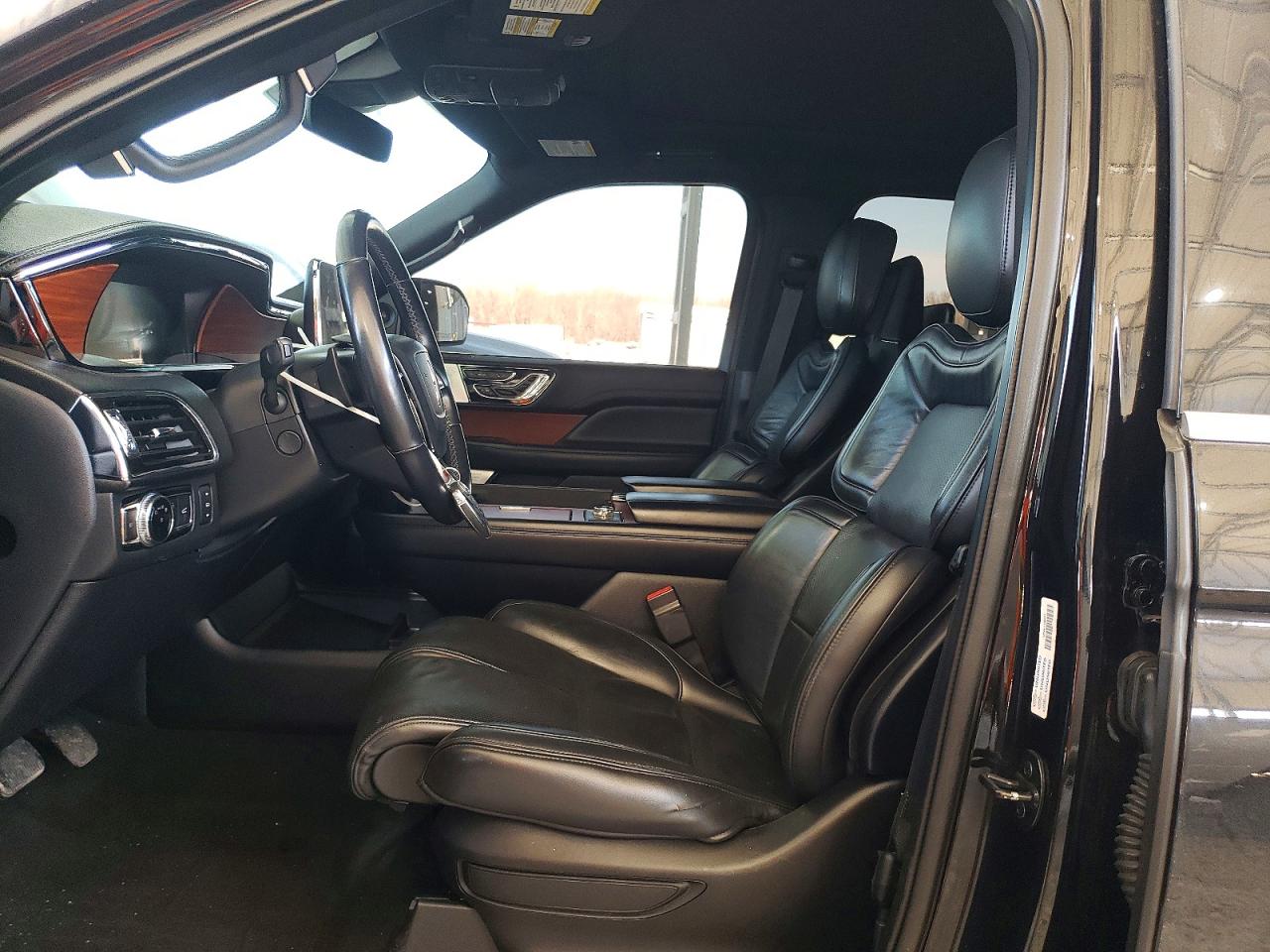 2019 LINCOLN NAVIGATOR RESERVE photo 7