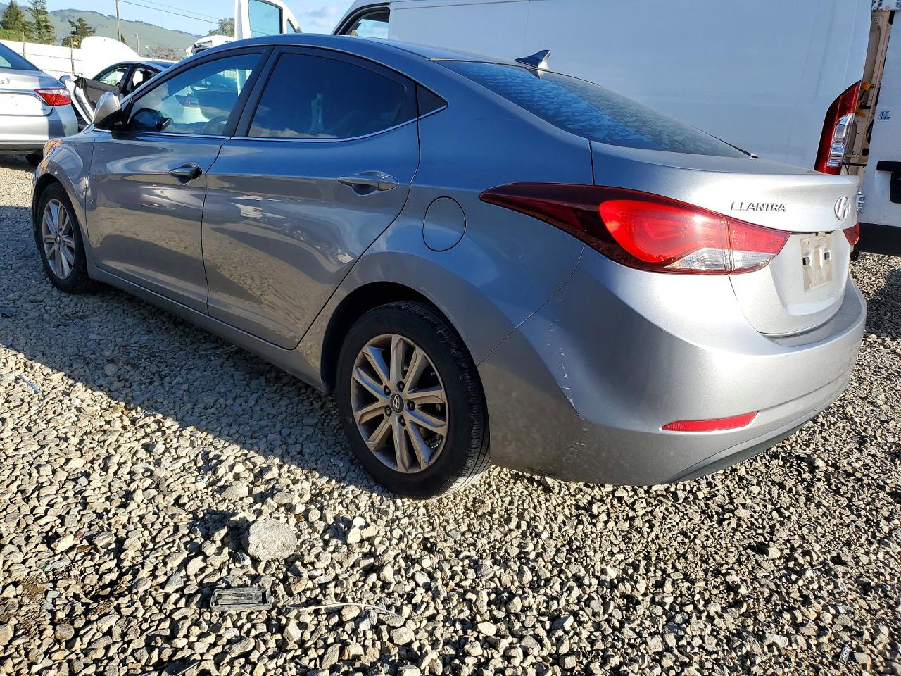 2015 HYUNDAI ELANTRA SE photo 2