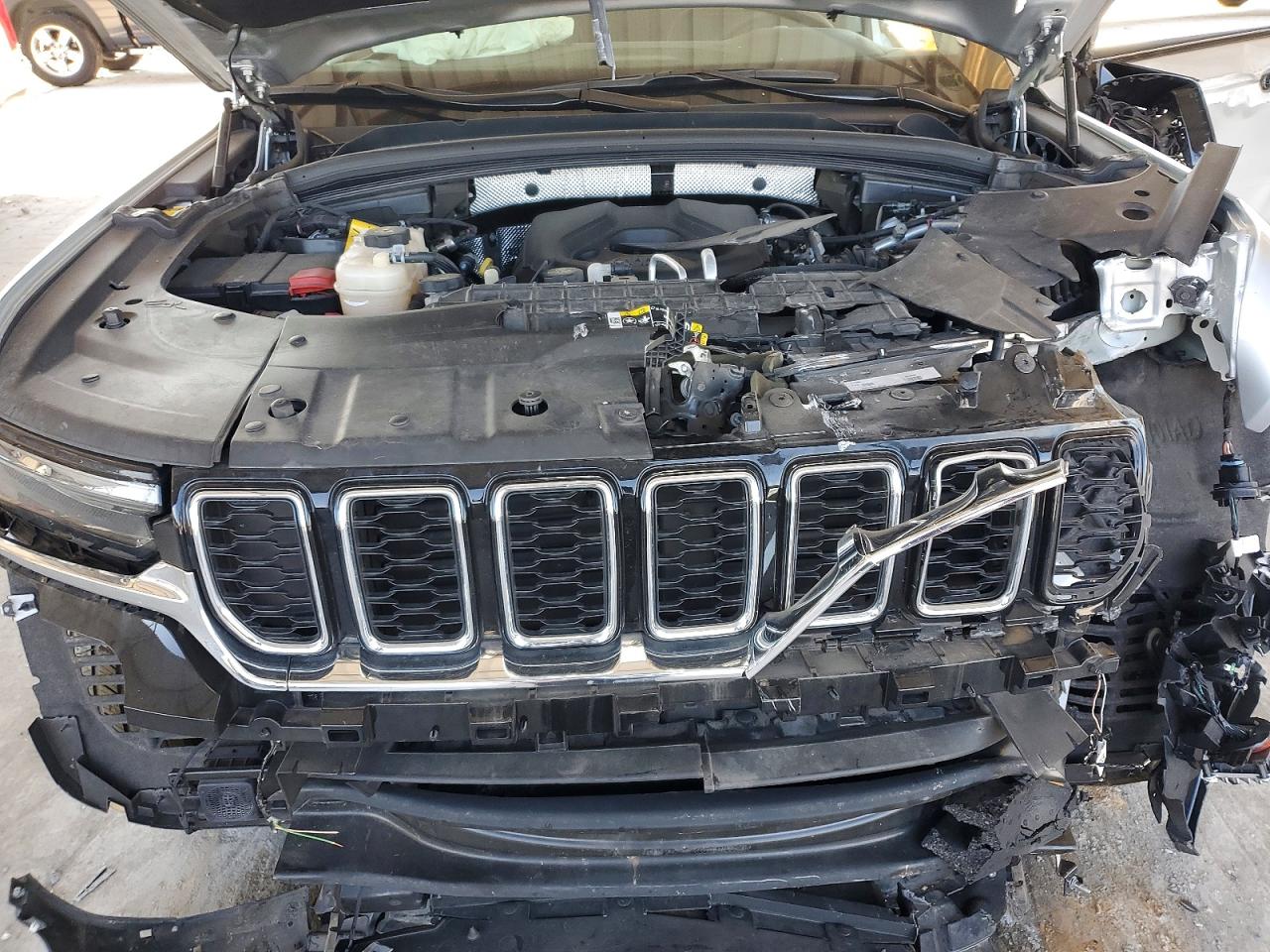 2022 JEEP GRAND CHEROKEE LIMITED 4XE photo 11