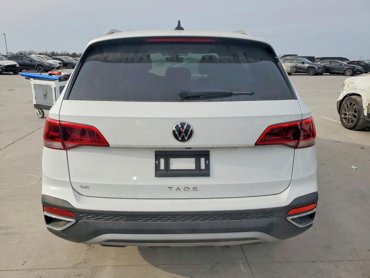 2024 VOLKSWAGEN TAOS SE photo 16