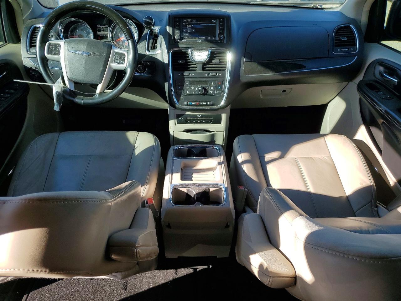 2015 CHRYSLER TOWN & COUNTRY LIMITED PLATINUM photo 15