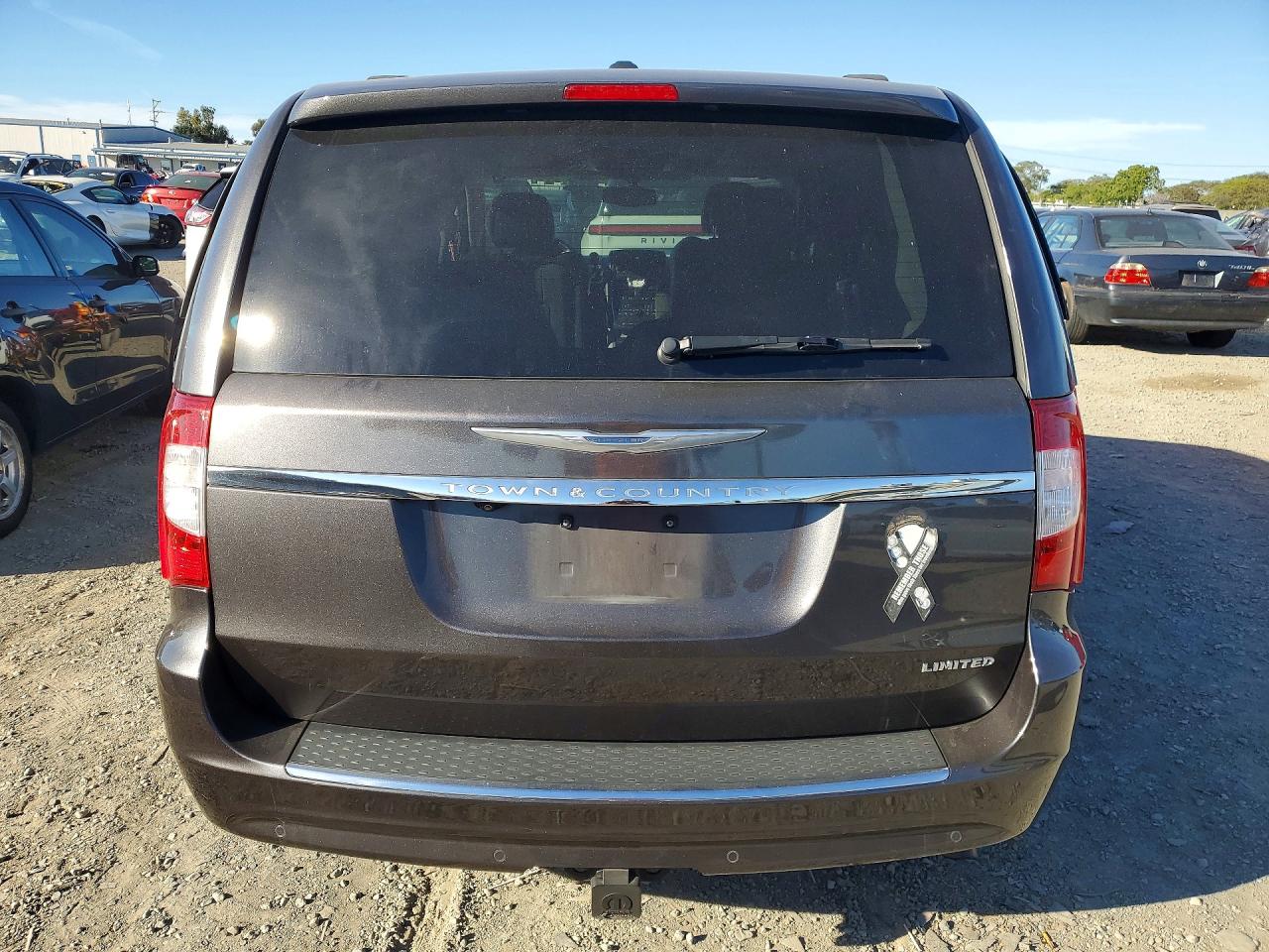 2015 CHRYSLER TOWN & COUNTRY LIMITED PLATINUM photo 11