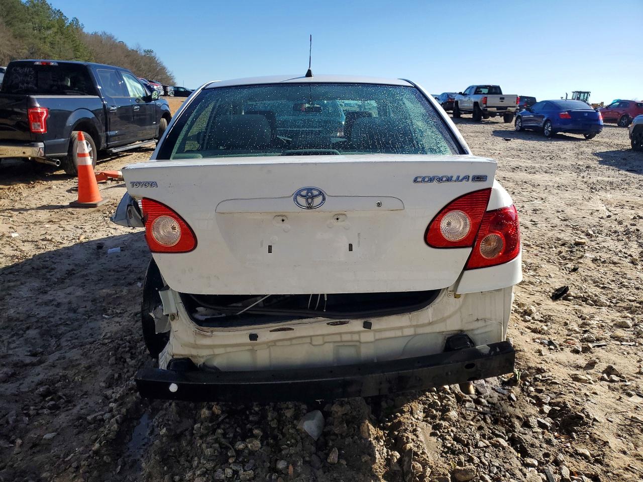 2005 TOYOTA COROLLA CE photo 11