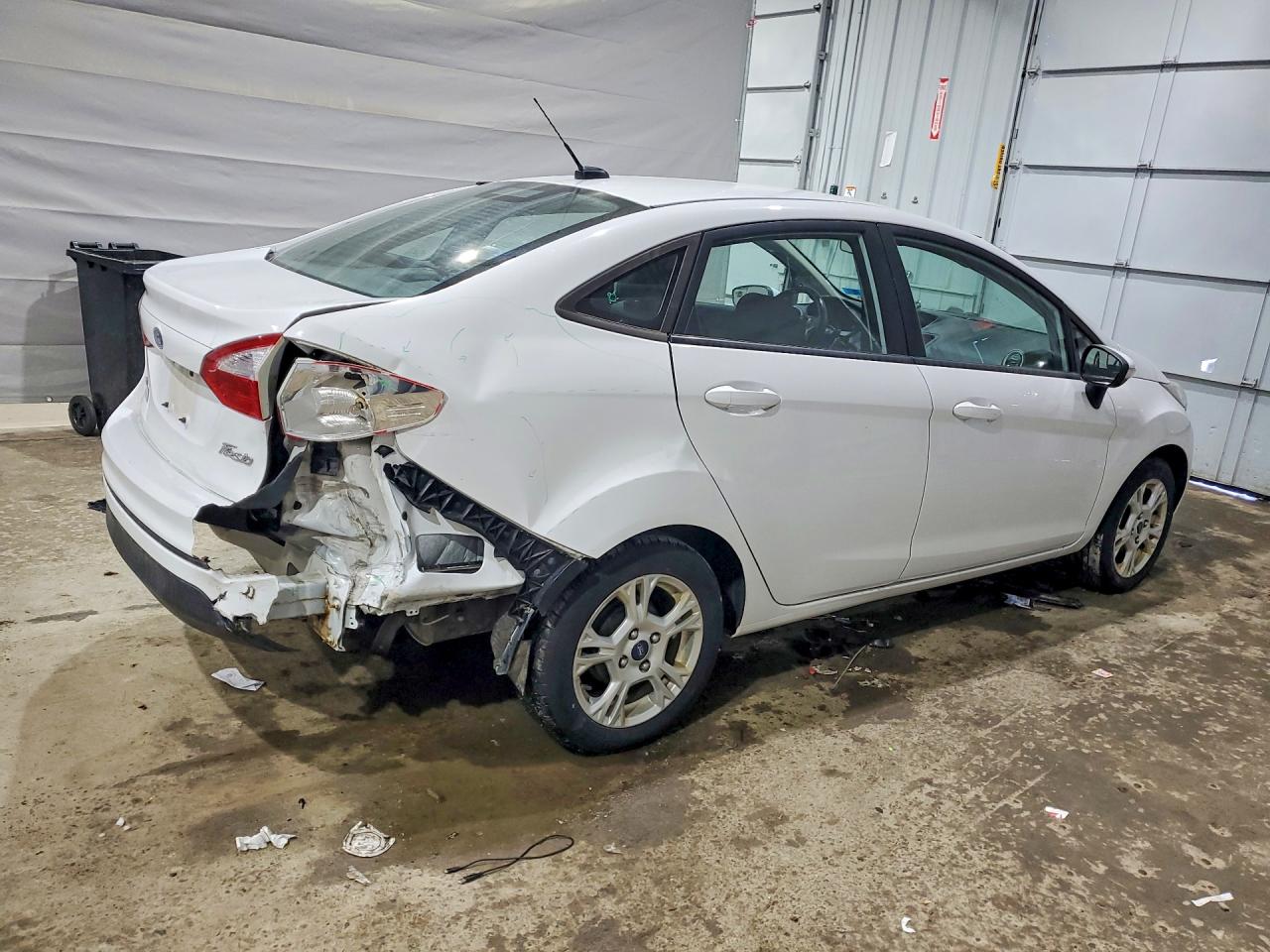 2015 FORD FIESTA SE photo 5