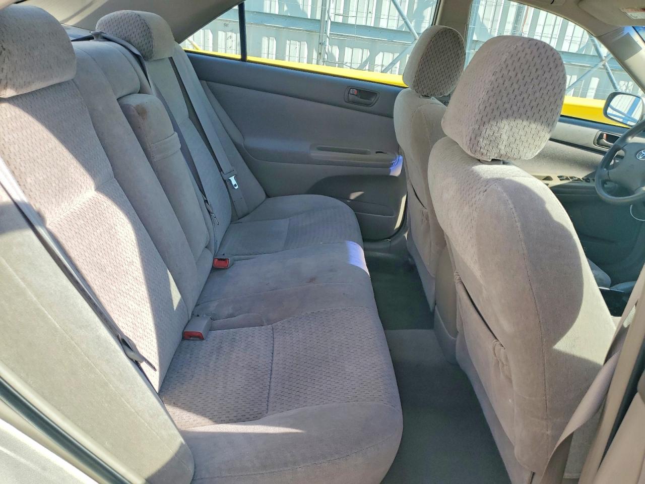 2004 TOYOTA CAMRY LE photo 19
