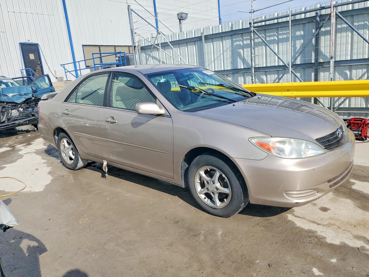 2004 TOYOTA CAMRY LE photo 7