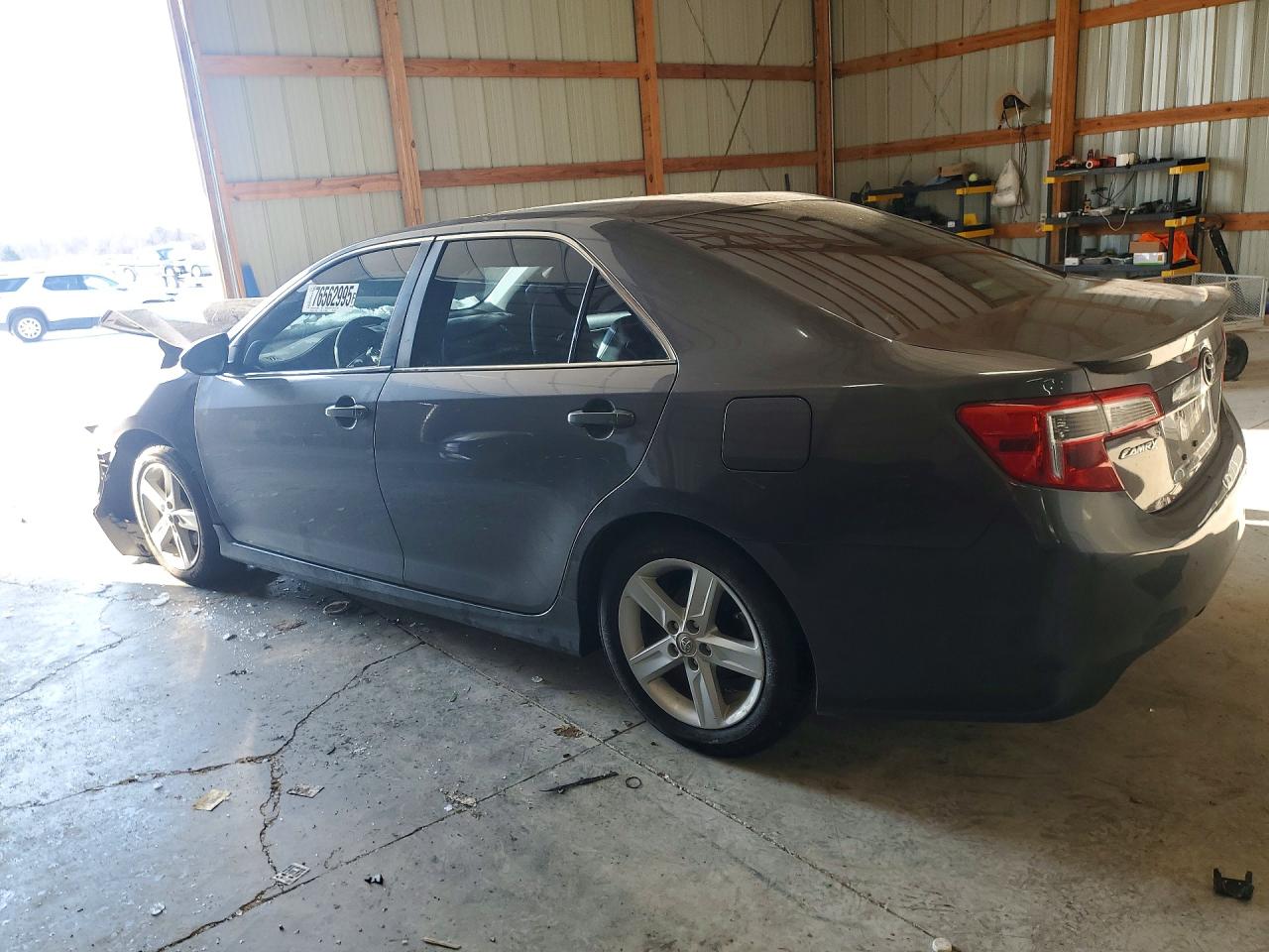 2013 TOYOTA CAMRY L photo 4