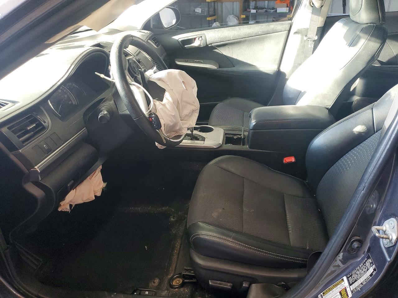 2013 TOYOTA CAMRY L photo 19