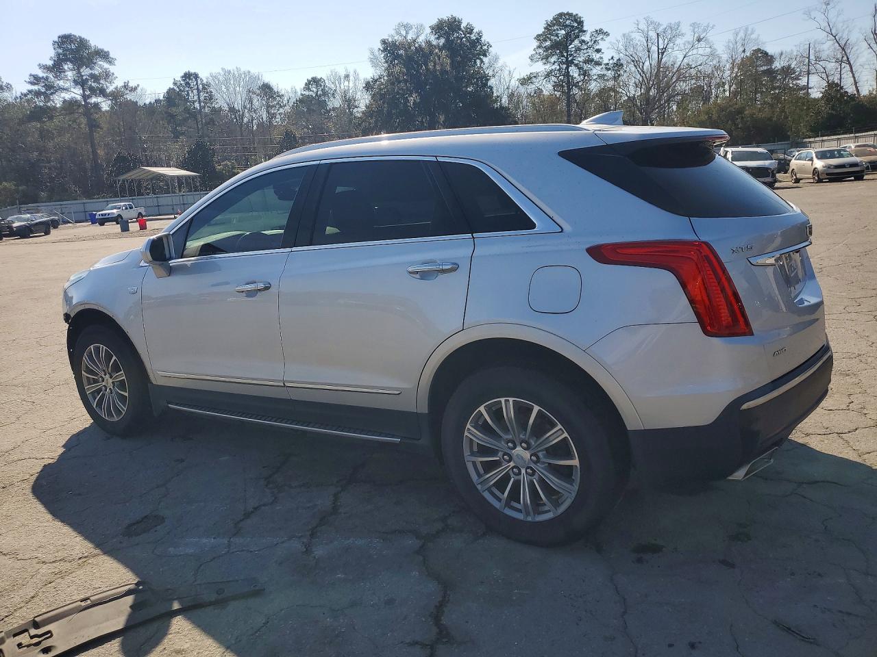 2017 CADILLAC XT5 LUXURY photo 4