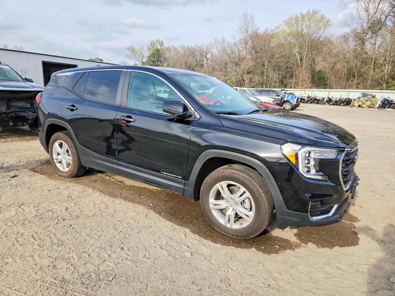 2024 GMC TERRAIN SLE photo 7