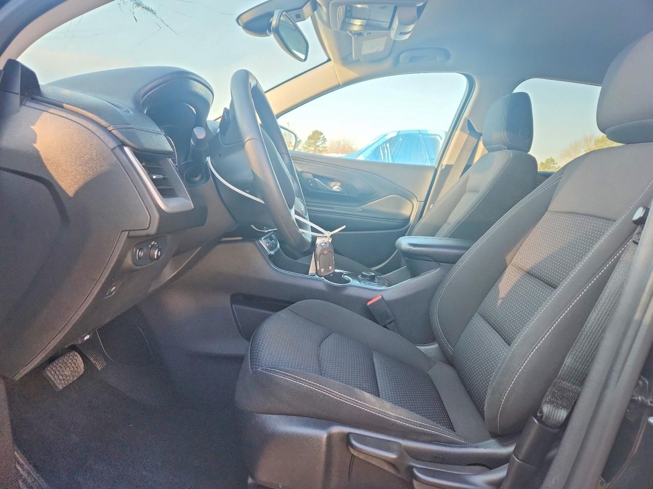 2024 GMC TERRAIN SLE photo 13