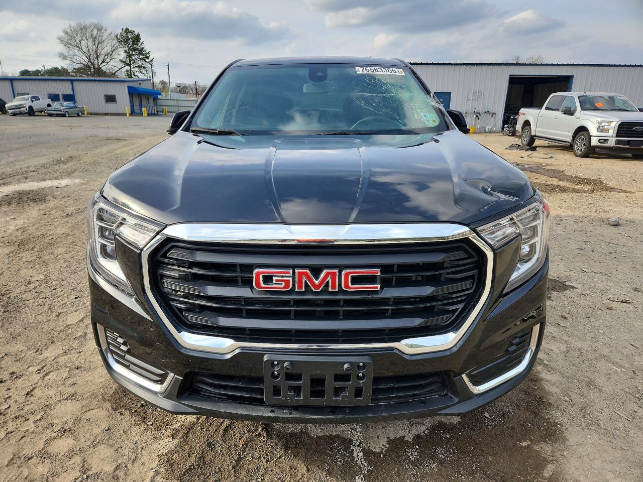 2024 GMC TERRAIN SLE photo 9