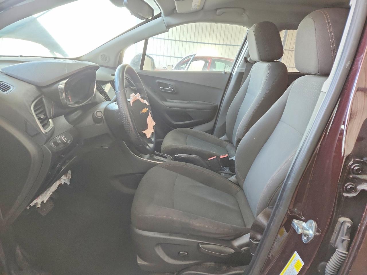 2020 CHEVROLET TRAX LS photo 7
