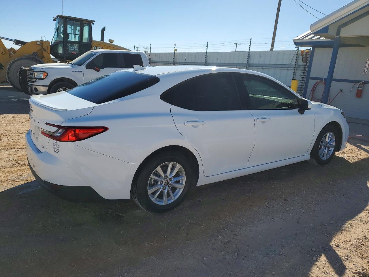 2025 TOYOTA CAMRY LE photo 3