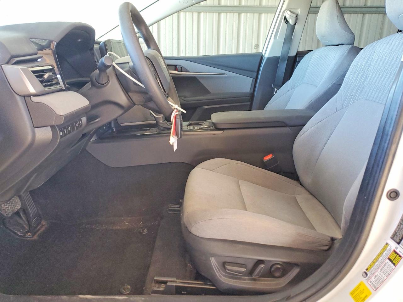 2025 TOYOTA CAMRY LE photo 7
