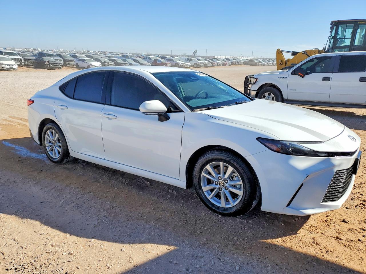 2025 TOYOTA CAMRY LE photo 4