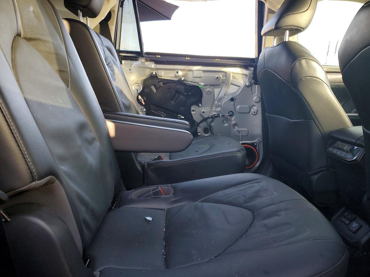 2022 TOYOTA HIGHLANDER HYBRID LIMITED photo 21