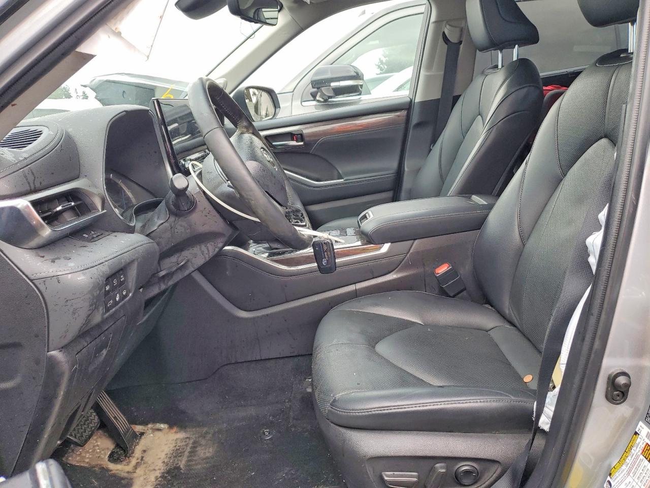 2022 TOYOTA HIGHLANDER HYBRID LIMITED photo 13