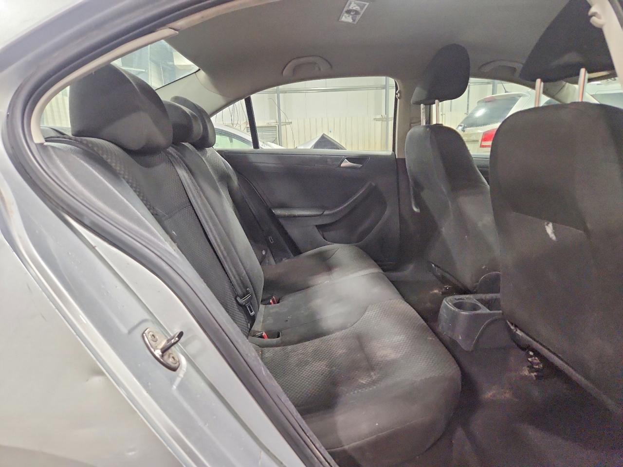 2013 VOLKSWAGEN JETTA BASE photo 19