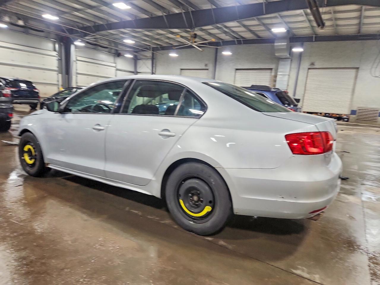 2013 VOLKSWAGEN JETTA BASE photo 3