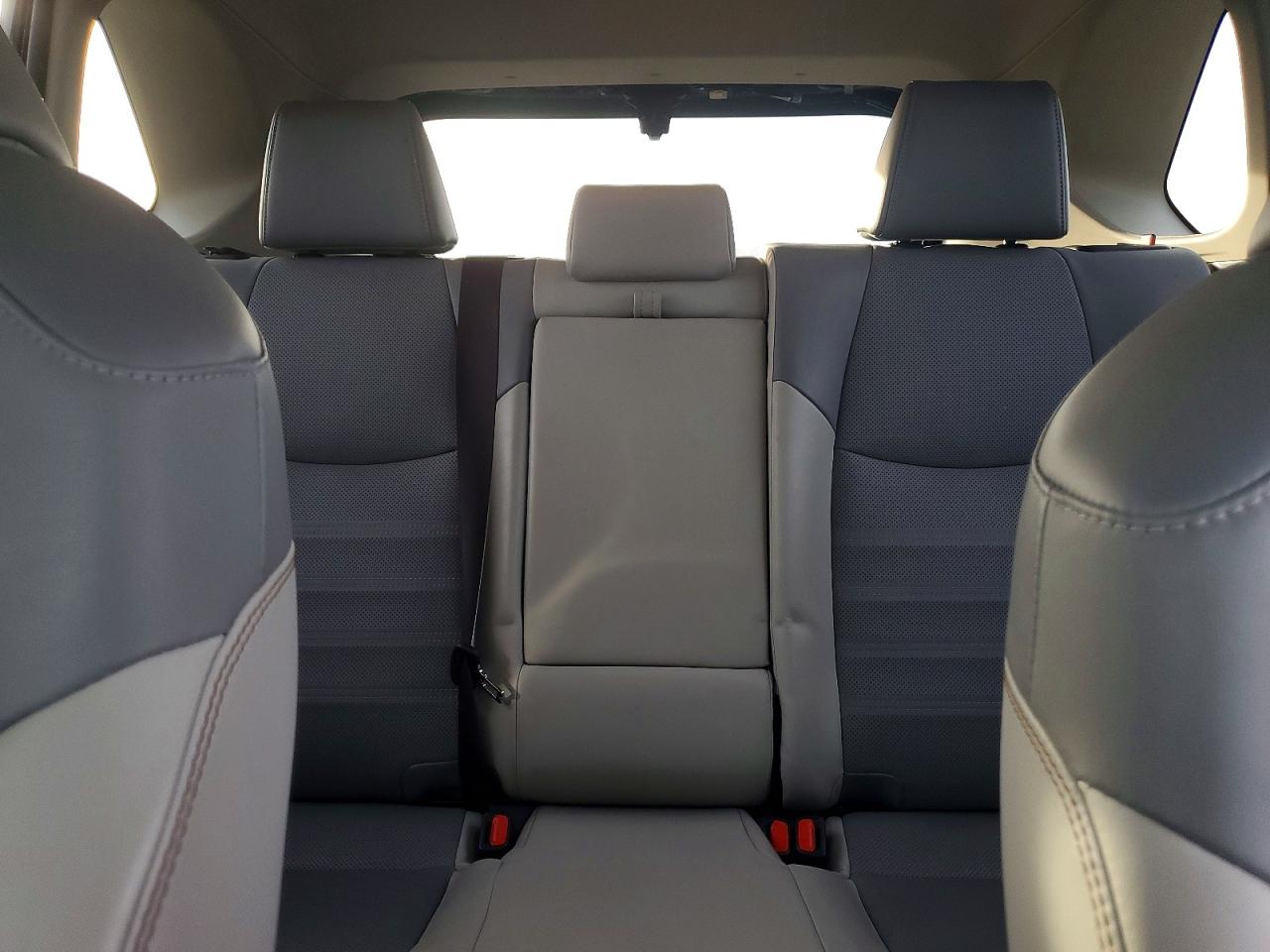 2019 TOYOTA RAV4 LIMITED photo 28