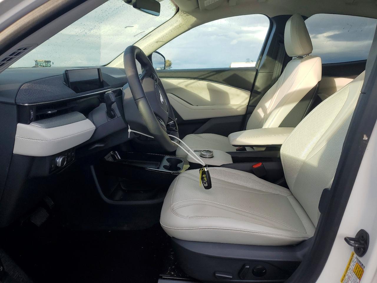 2022 FORD MUSTANG MACH-E PREMIUM photo 13