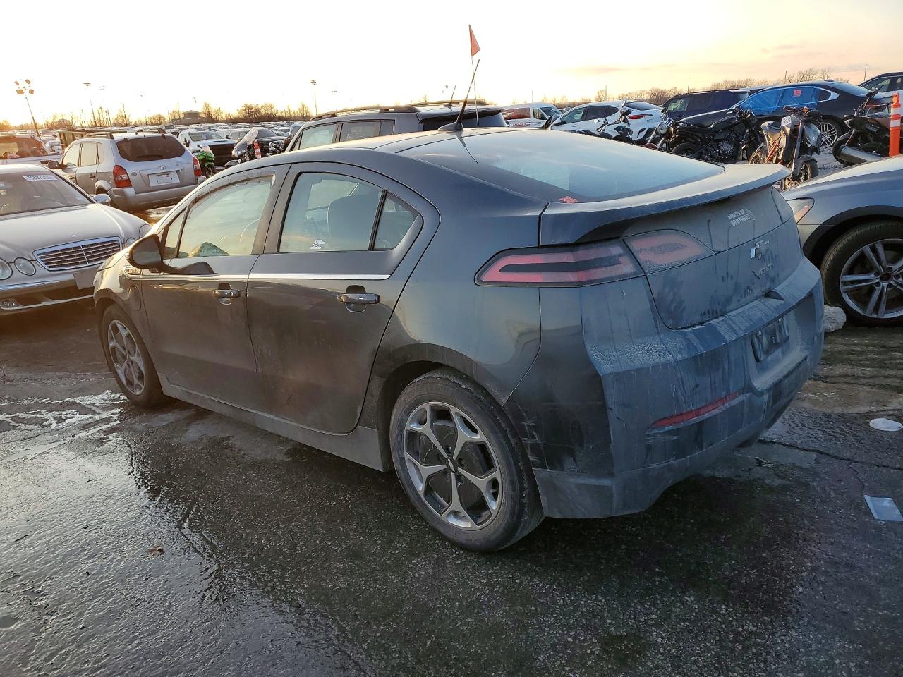 2013 CHEVROLET VOLT photo 3