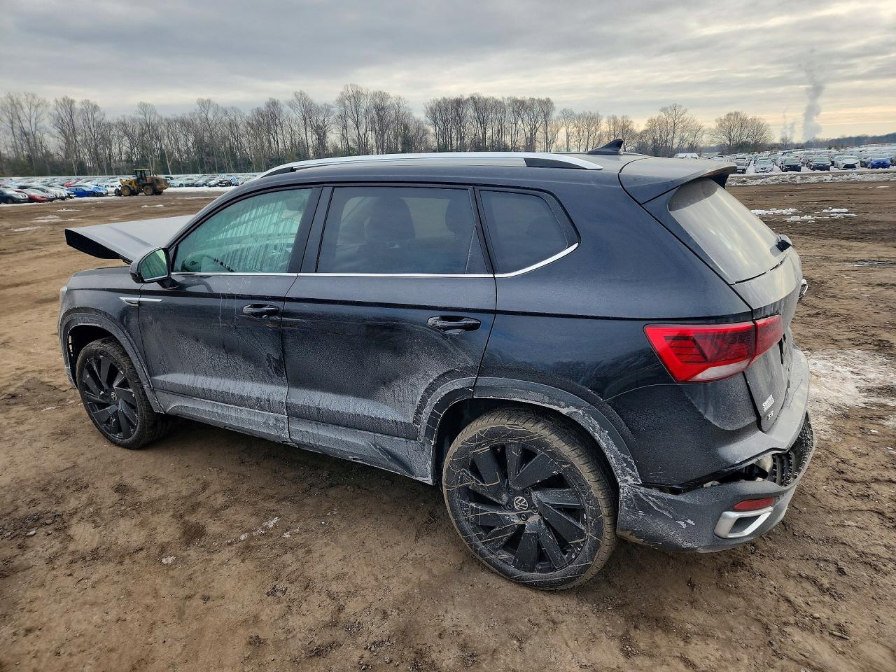 2024 VOLKSWAGEN TAOS SE photo 4