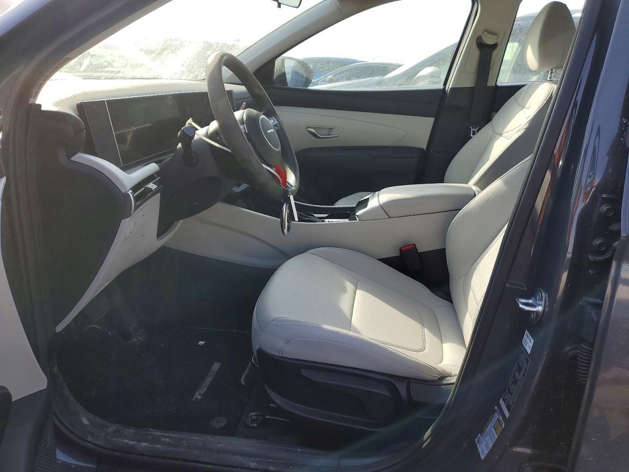 2025 HYUNDAI TUCSON SE photo 13