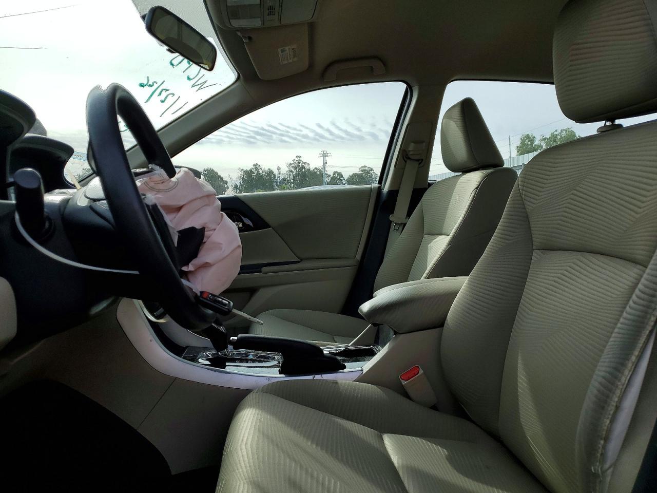 2016 HONDA ACCORD LX photo 13
