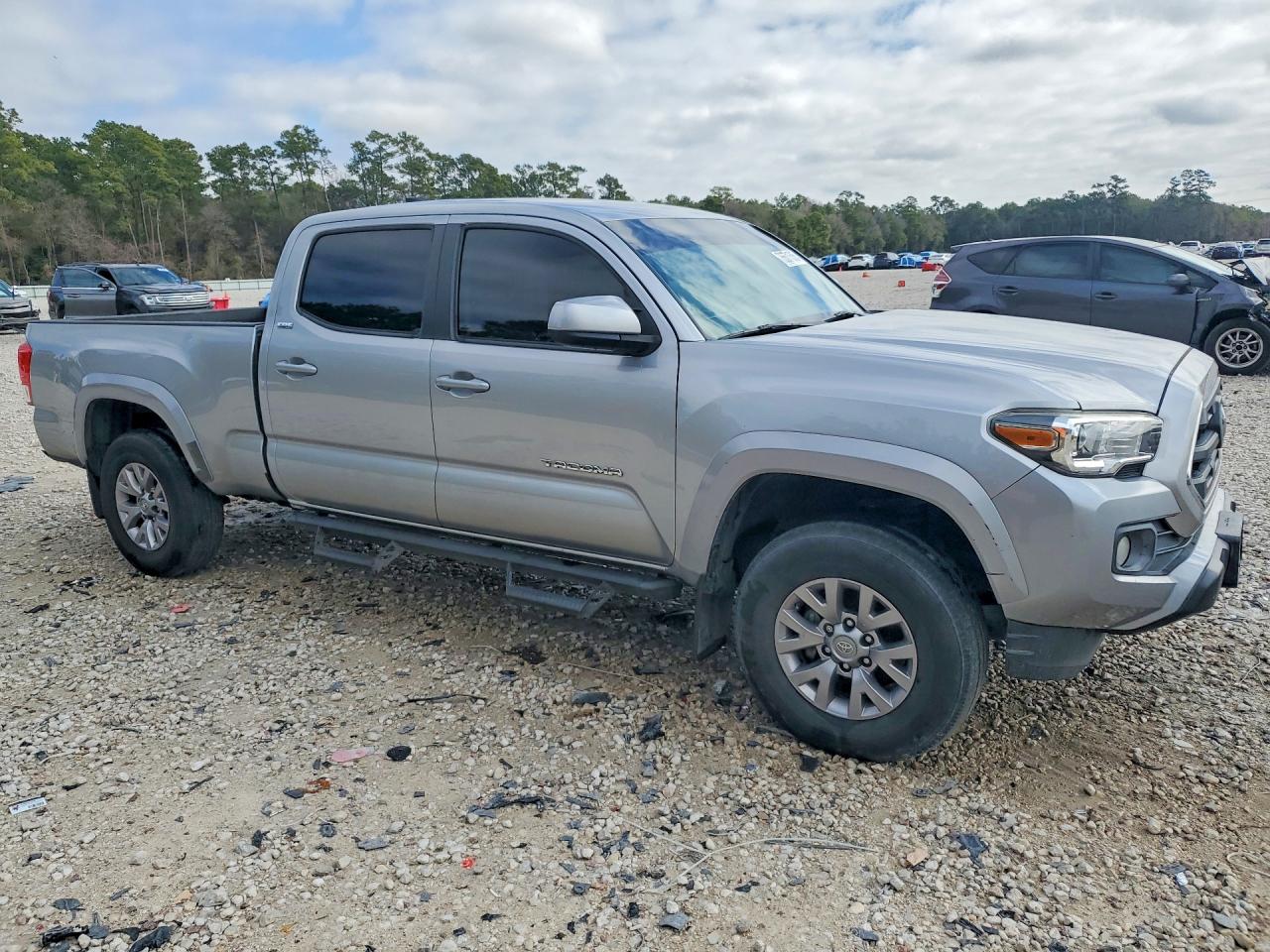 2017 TOYOTA TACOMA SR5 V6 photo 4
