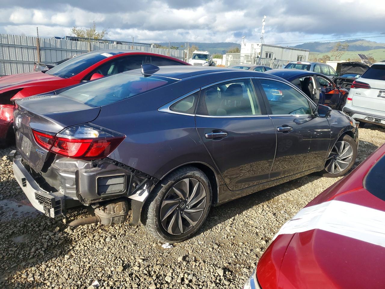 2019 HONDA INSIGHT TOURING photo 5