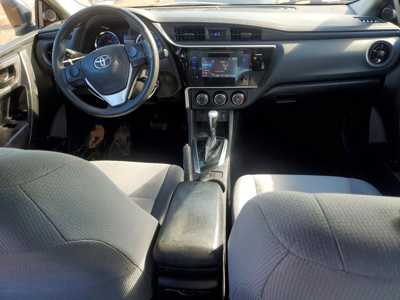 2017 TOYOTA COROLLA L photo 15