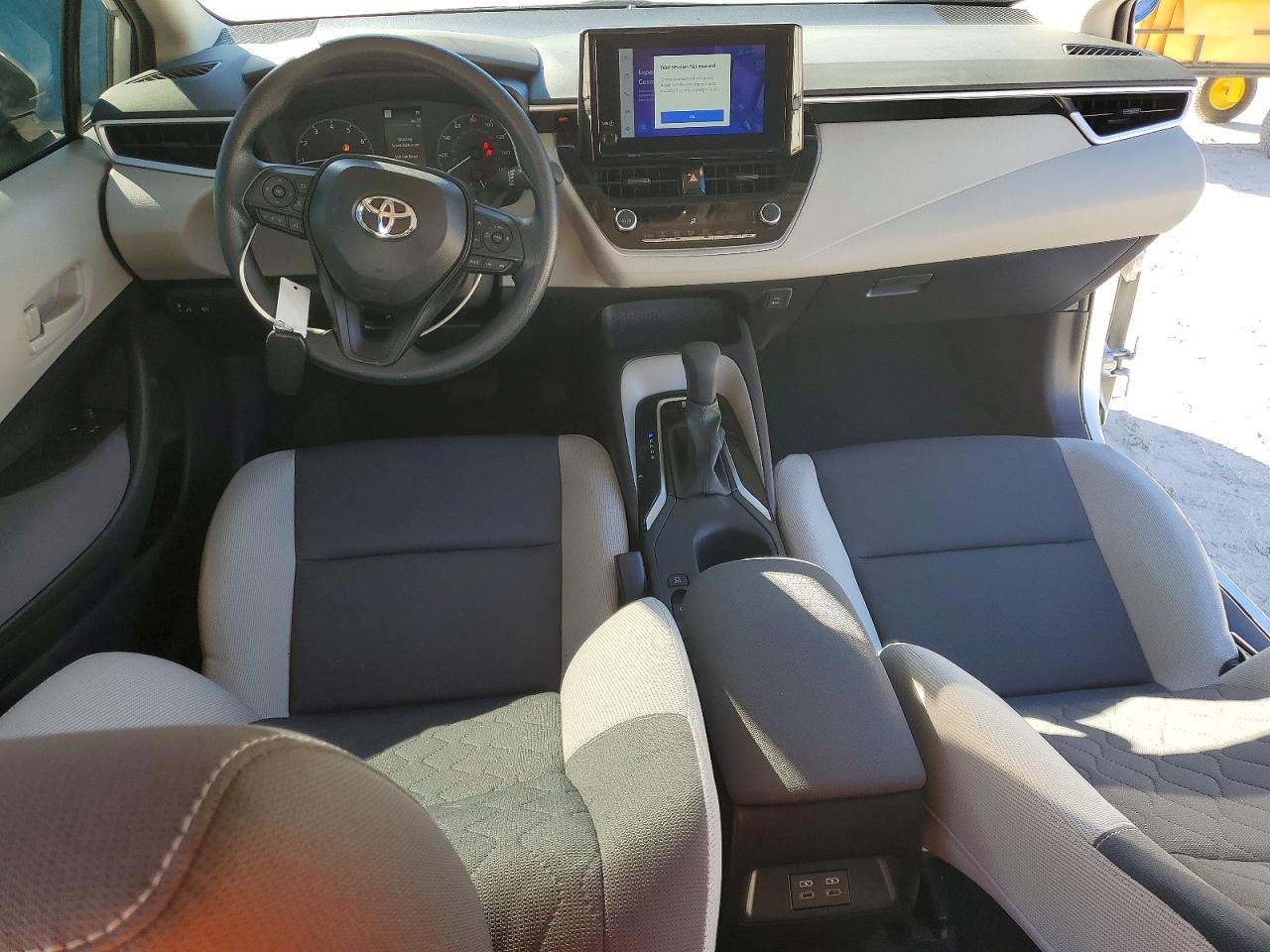2025 TOYOTA COROLLA LE photo 22