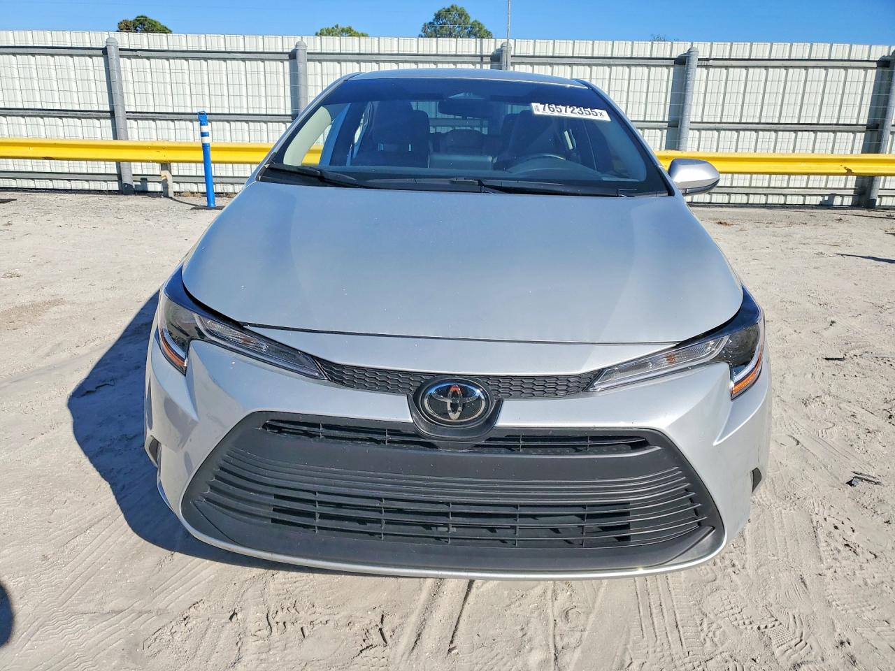 2025 TOYOTA COROLLA LE photo 13