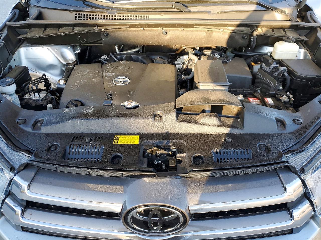 2018 TOYOTA HIGHLANDER LIMITED photo 34