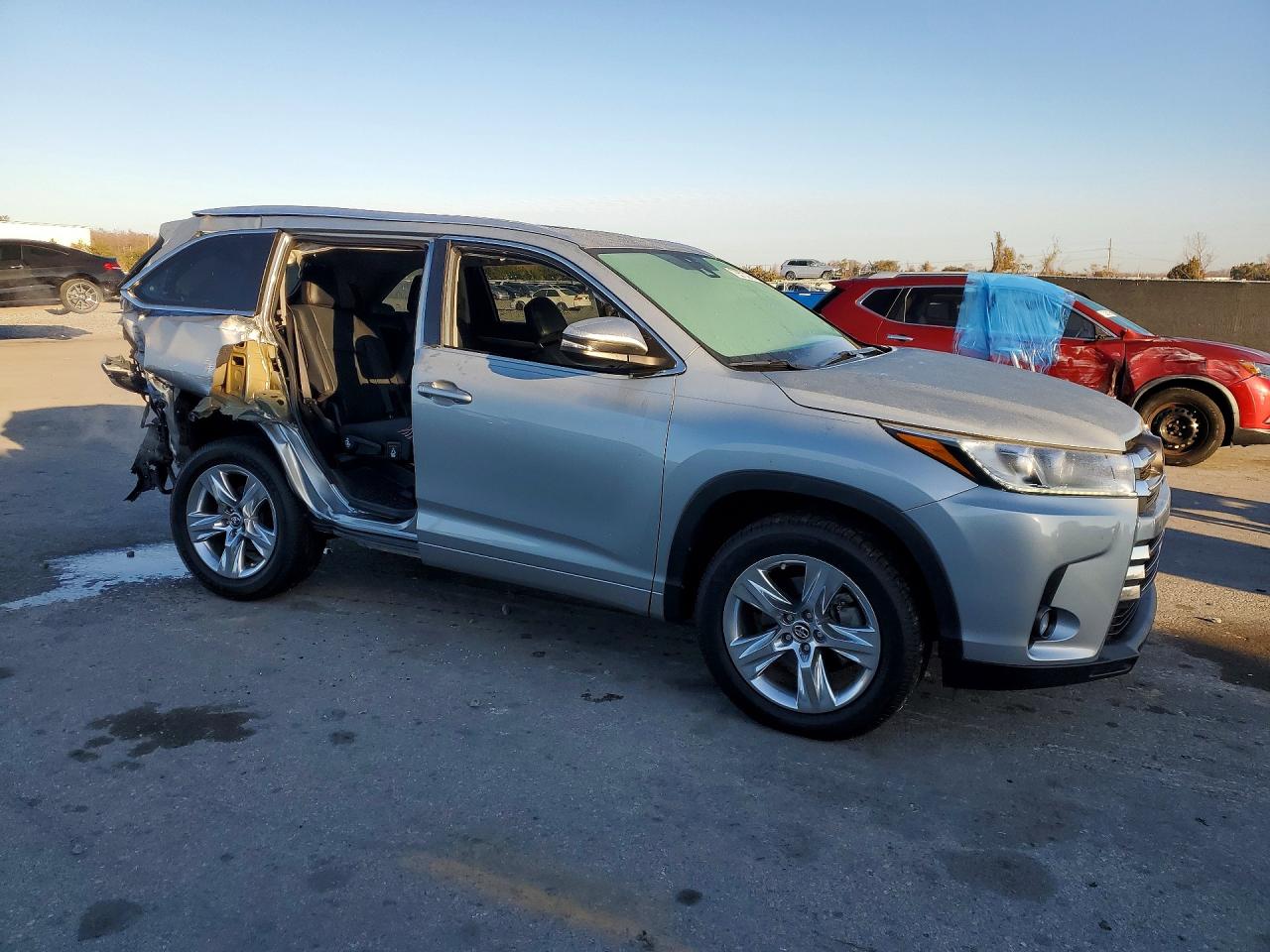 2018 TOYOTA HIGHLANDER LIMITED photo 10