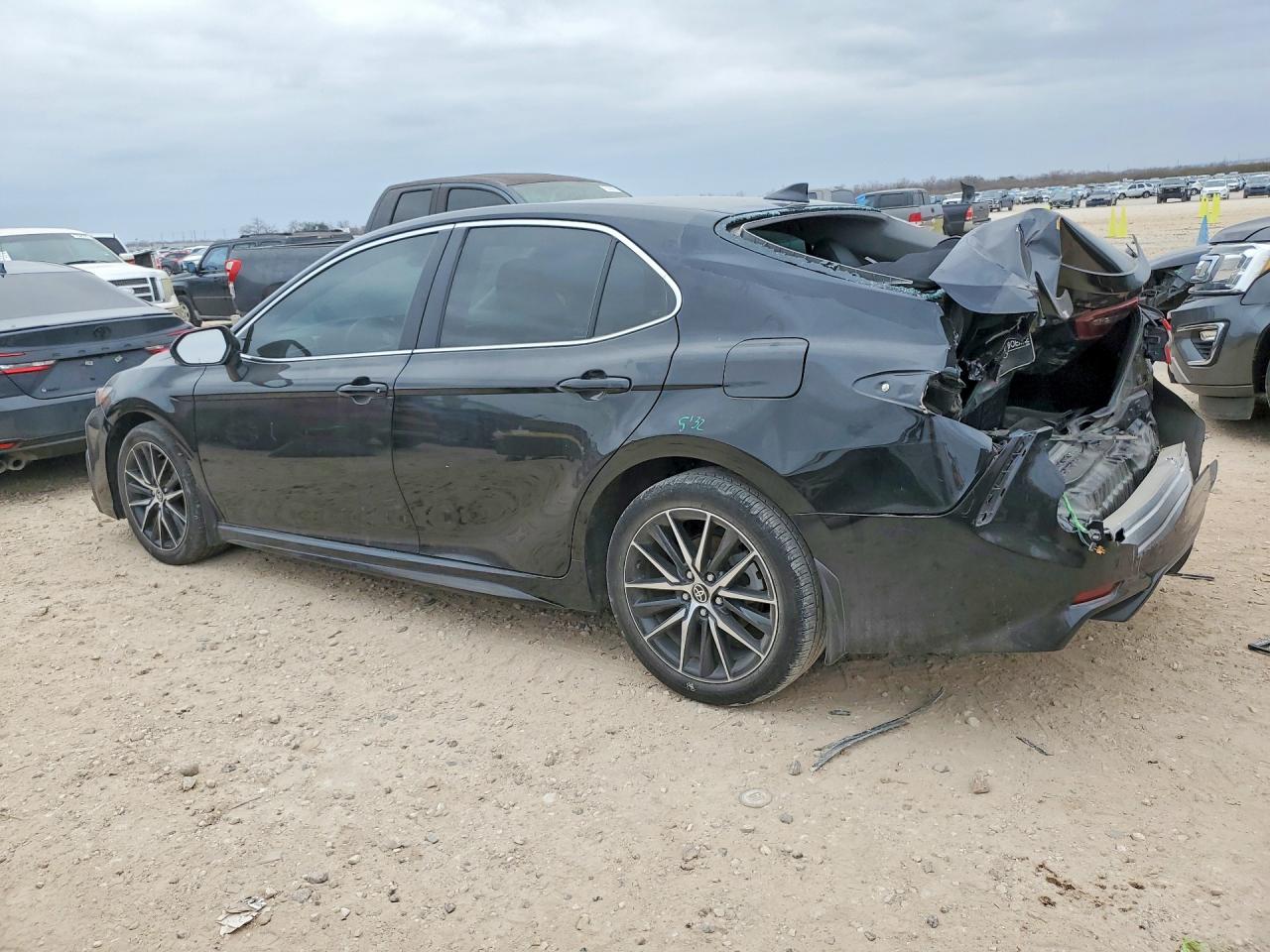 2024 TOYOTA CAMRY SE photo 2