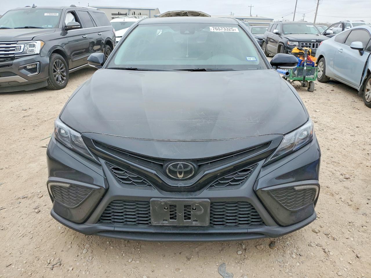 2024 TOYOTA CAMRY SE photo 5
