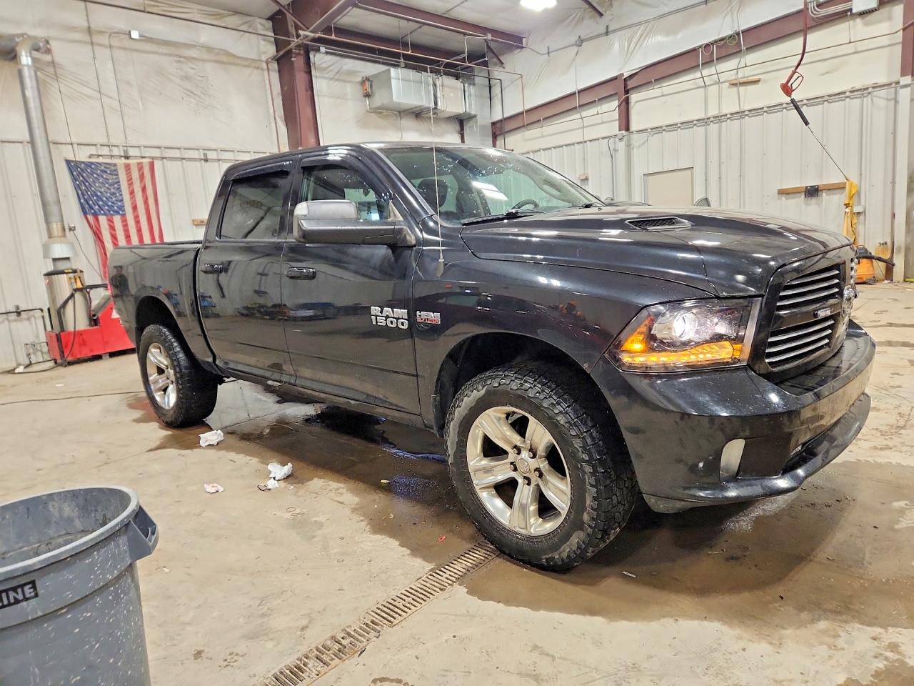 2017 RAM 1500 SPORT photo 4
