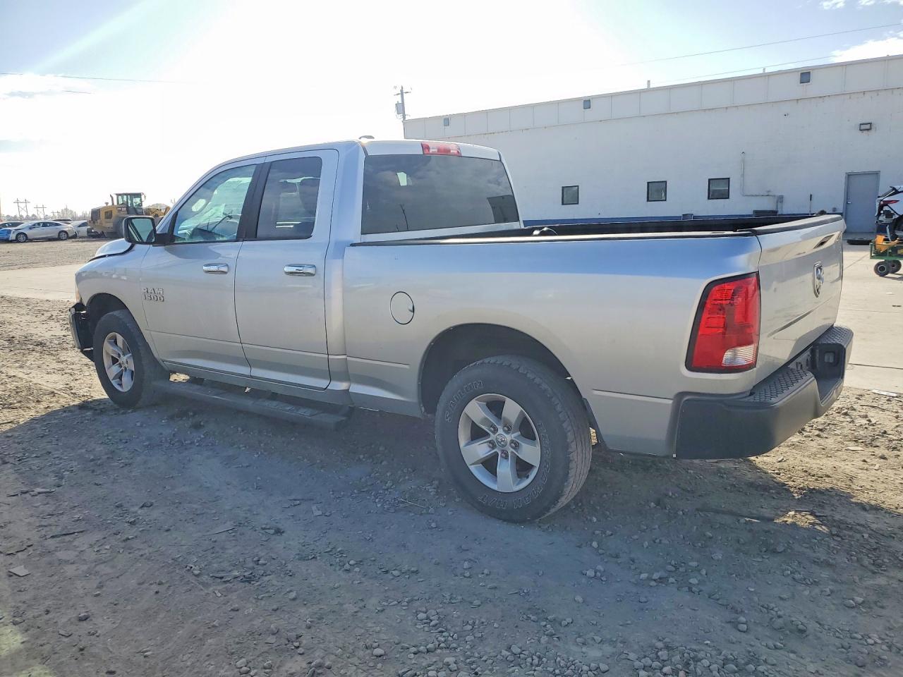 2013 RAM 1500 SLT photo 2