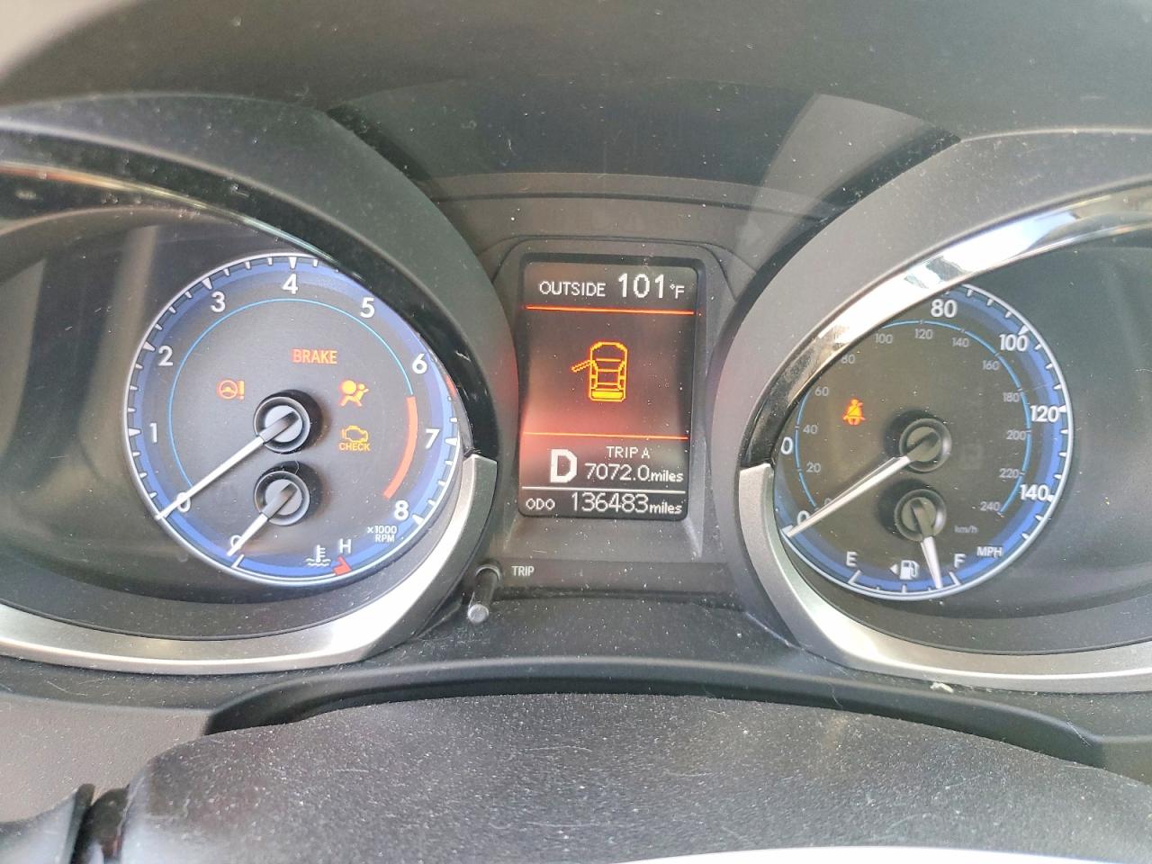 2016 TOYOTA COROLLA L photo 17