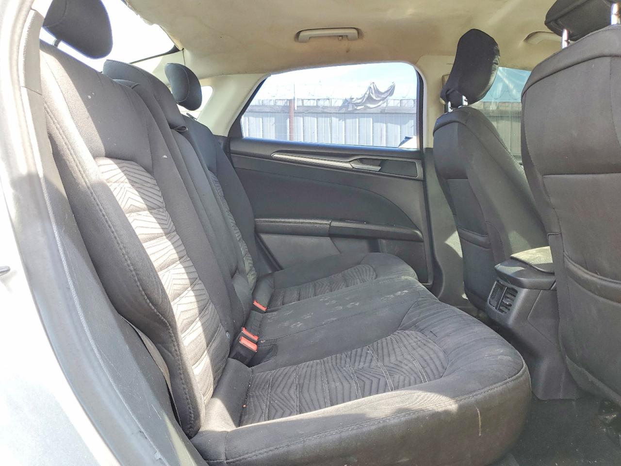 2016 FORD FUSION SE photo 19