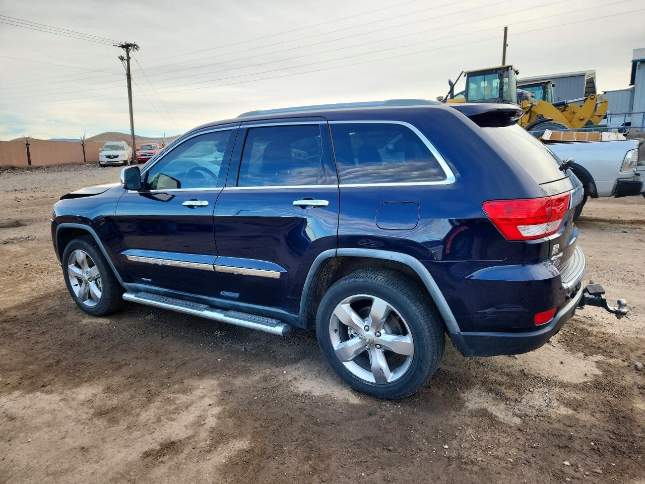 2012 JEEP GRAND CHEROKEE OVERLAND photo 2