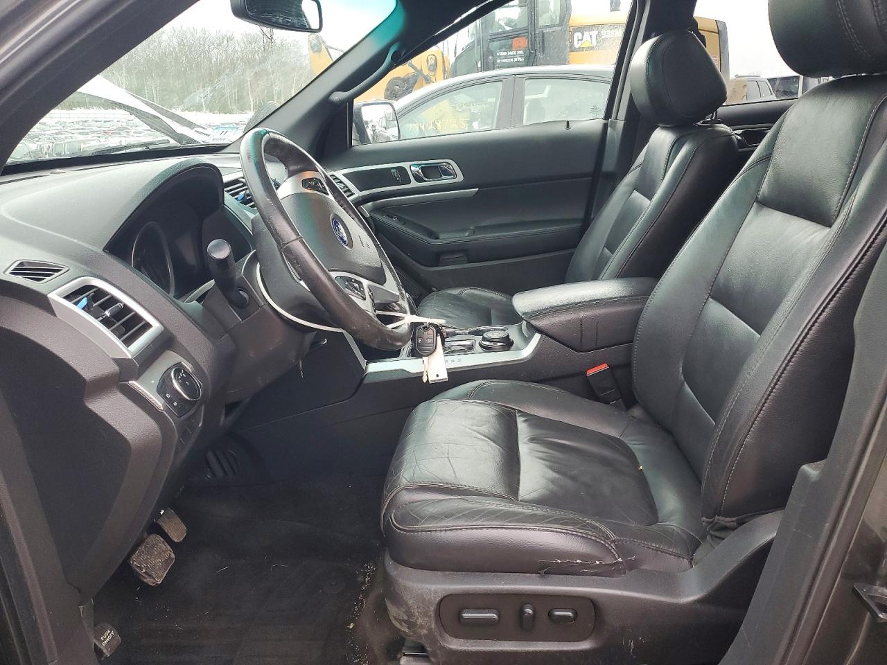 2015 FORD EXPLORER XLT photo 13