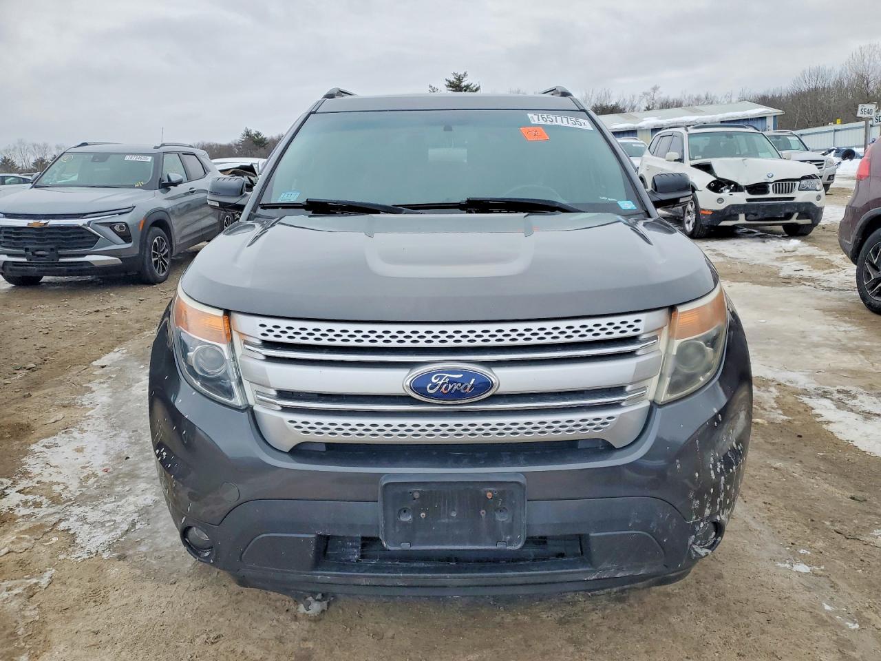 2015 FORD EXPLORER XLT photo 9